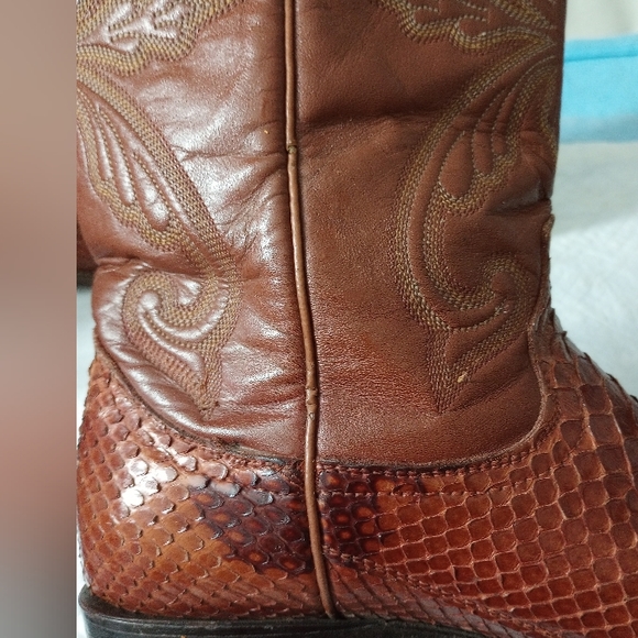 VILLANO BOOTS,COWBOY PYTHON GENUINE Size 6.5EE - Picture 8 of 15